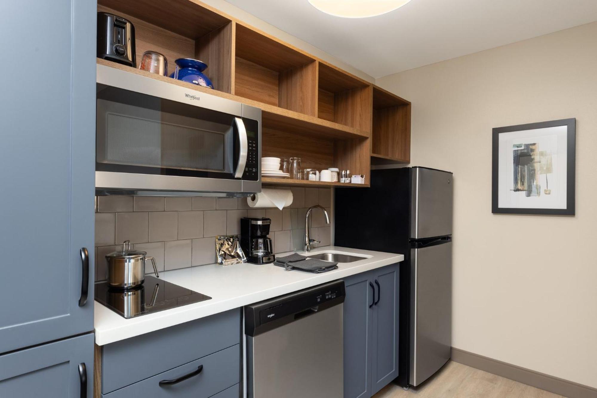 Candlewood By Ihg Hotel McPherson