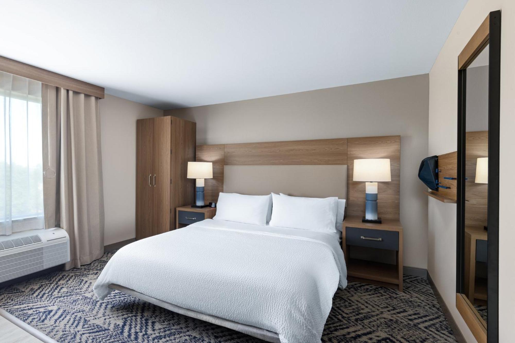 Hotel Candlewood By Ihg McPherson