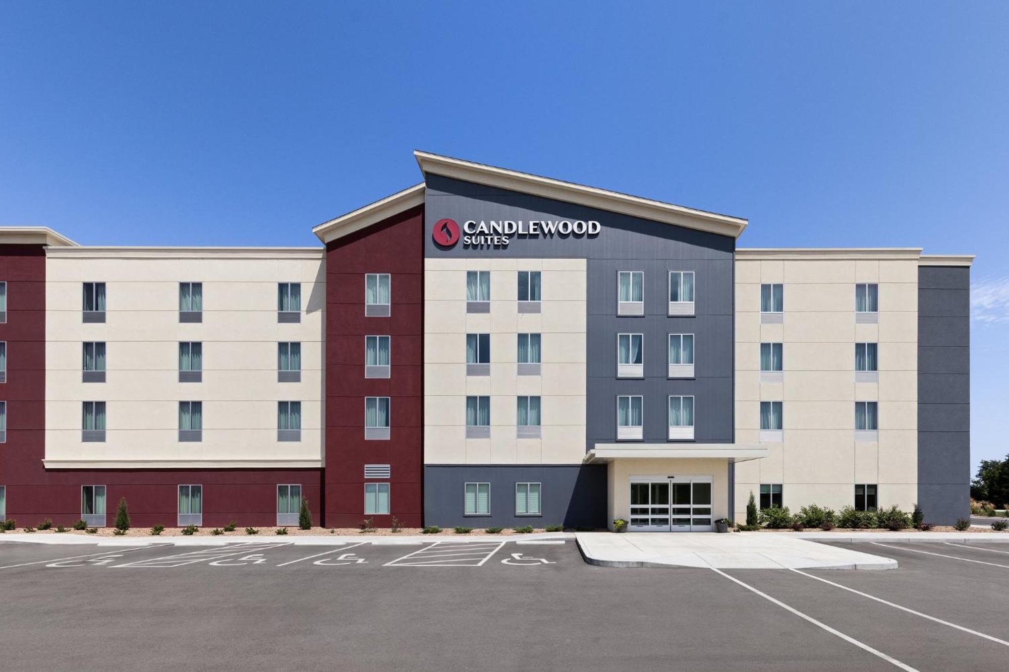 Hotel Candlewood By Ihg McPherson