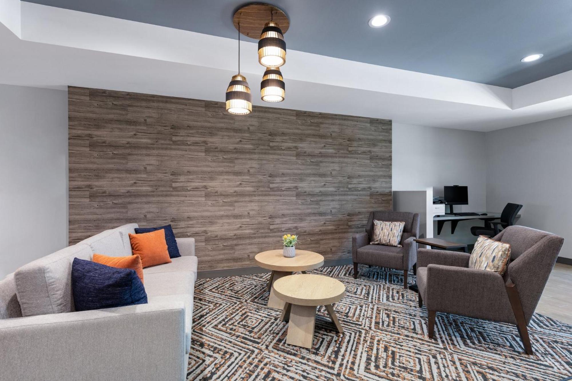 Candlewood By Ihg 2*