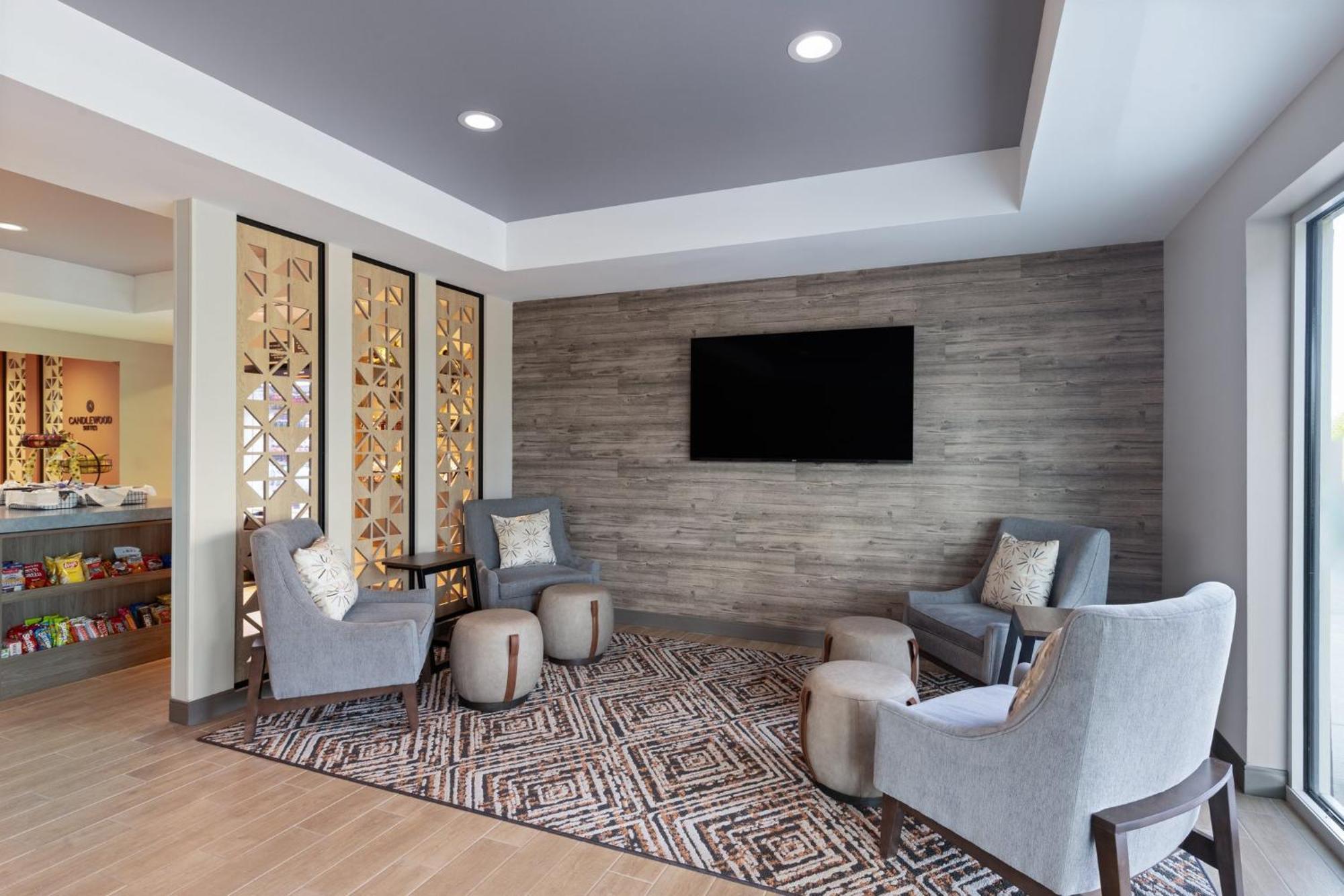 Candlewood By Ihg McPherson
